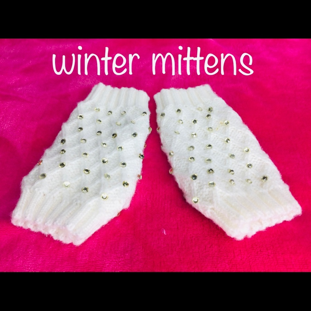 Mittens - Cute white/rhinestone fingerless gloves
